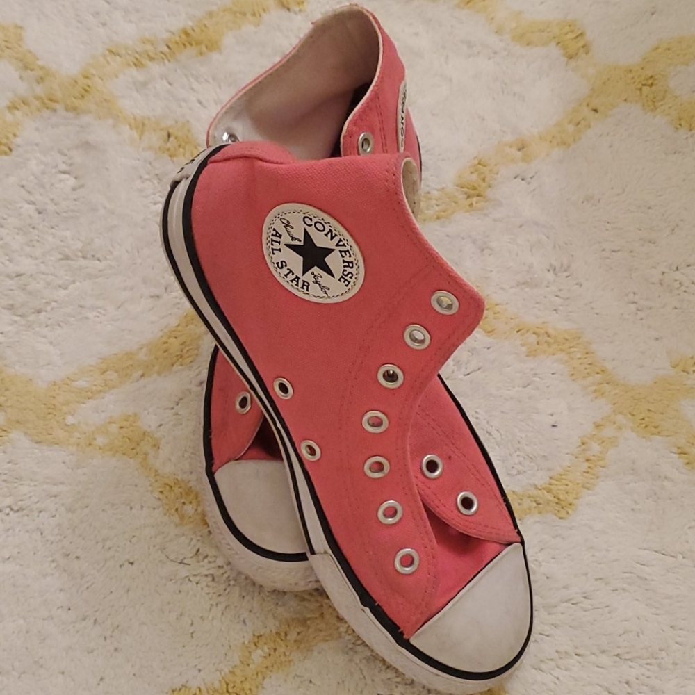 Converse - Picture 2 of 4